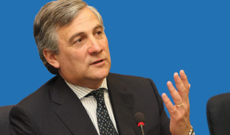 European Commission Vice-President responsible for transport, Antonio Tajani: “This package is a win-win for passengers, for Europe’s economy and for the environment. The skies in Europe are still fragmented. As a consequence, flights are on average 49km longer than needed.”