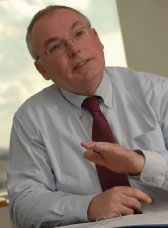 A major figure in international aviation, David McMillan was the UK’s Director General of Civil Aviation. He has also been First Vice President of ECAC and held the role of spokesman for Europe on aviation and environment at ICAO.