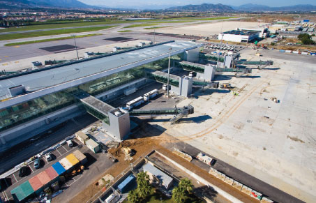 Andión: “The airfield redevelopment works currently in progress are going on at a steady pace and the civil work on the second runway will be completed during the first half of 2011.”