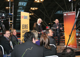 Stuttgart's most popular radio programme – SWR 1 – broadcast regularly from the airport; VIPs, such as Harald Schmidt, Germany's most popular entertainer, were invited on to the station's talk shows and they could be watched live on stage.
