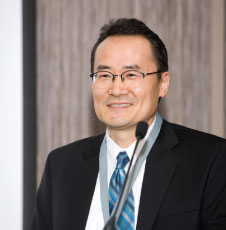 Kwan Young Chung, Vice President, SAMSUNG C&T, participated on the airport investors panel.