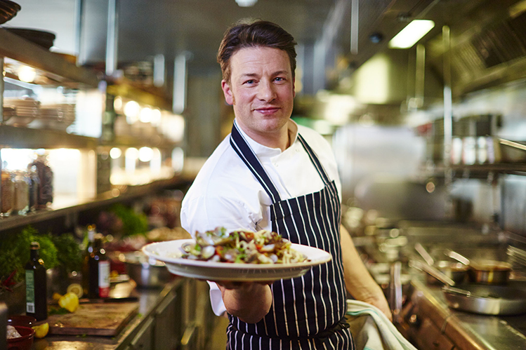 British celebrity chef Jamie Oliver is to launch three of his internationally-successful restaurants at Vienna Airport. An agreement has been signed between Flughafen Wien AG and SSP – The Food Travel Experts, which serves as the investor and operator of the three businesses.